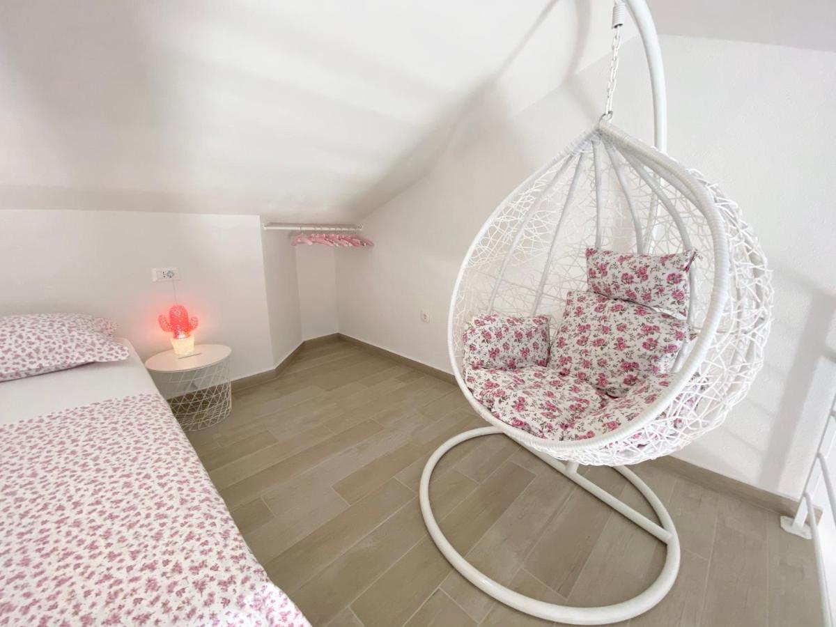 Apartmani Ksenija Tucepi Exterior photo