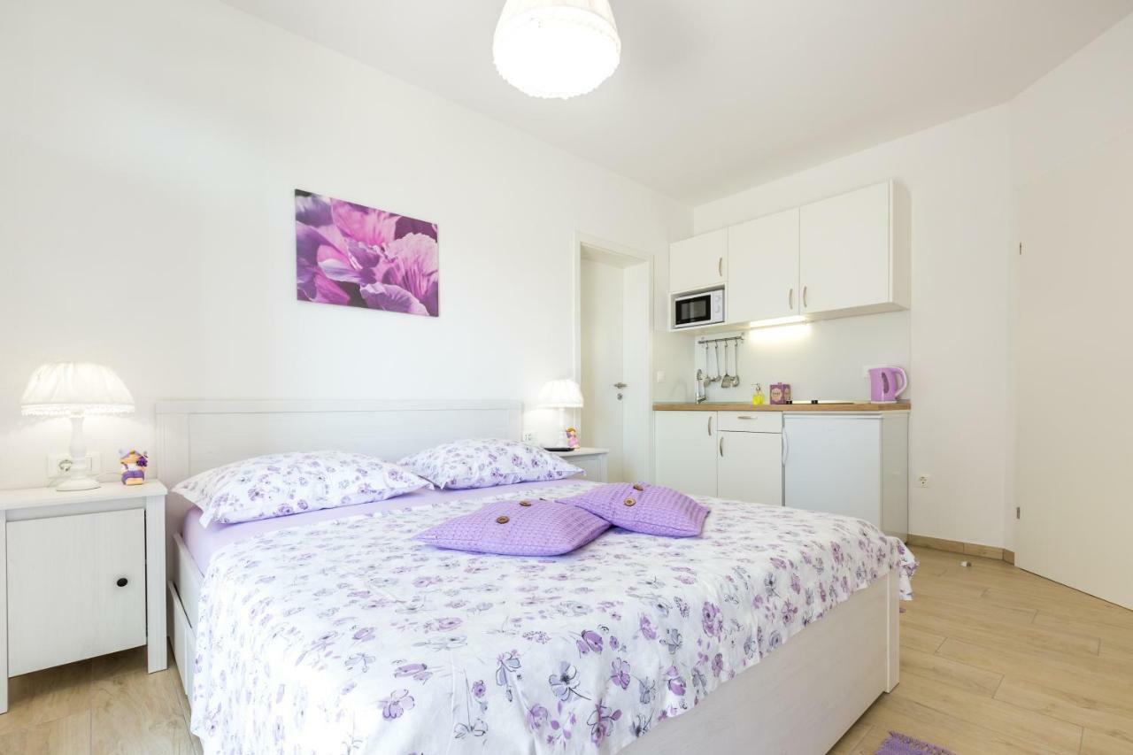 Apartmani Ksenija Tucepi Exterior photo