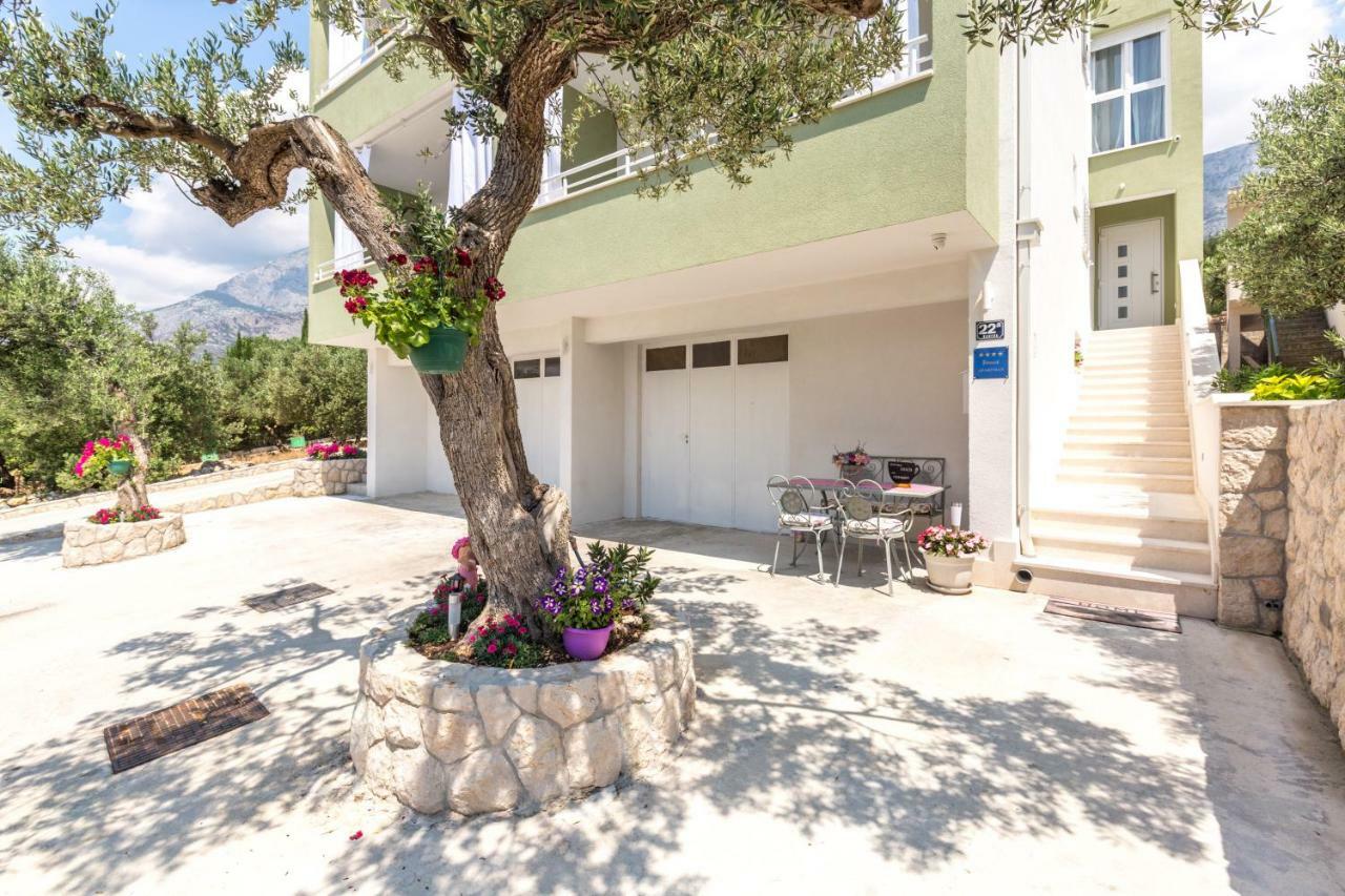 Apartmani Ksenija Tucepi Exterior photo